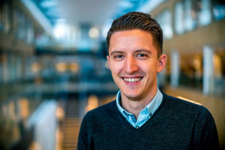 Portrett av Olav Fongen i Storebrand