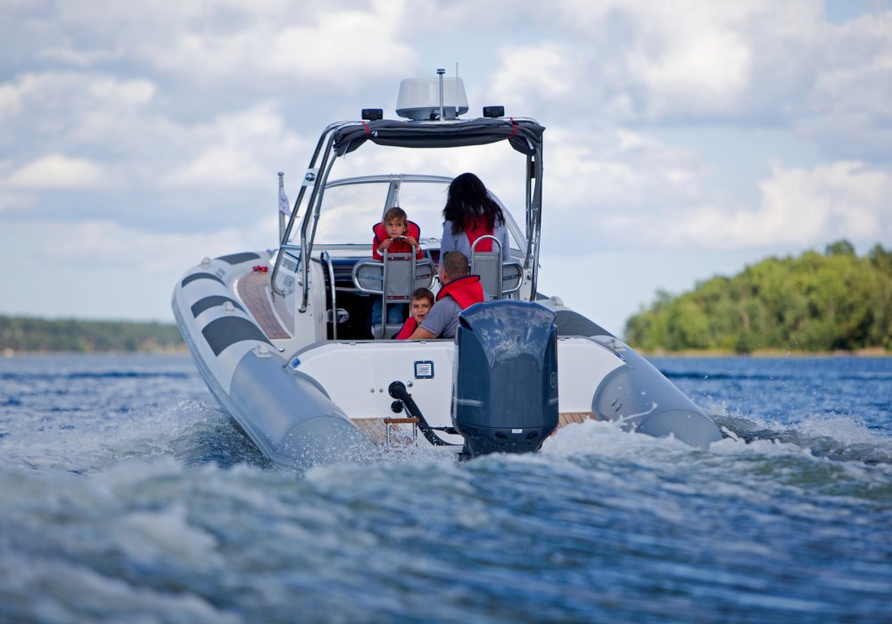 Illustrasjonsfoto: båttur med familien.