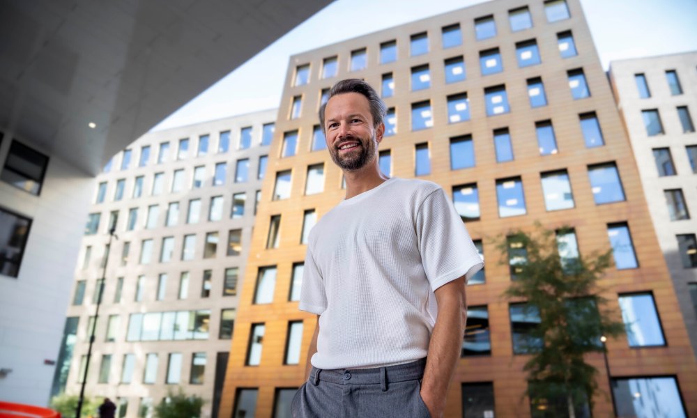 Pensjonsrådgiver Øyvind Bendz Strøm på gaten i Oslo.